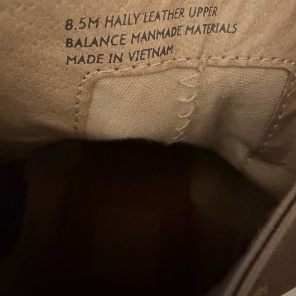 Dolce Vita Halina Suede Lug Sole Ankle Boots. Women’s. Size 8.5. Tan Booties - Picture 8 of 9